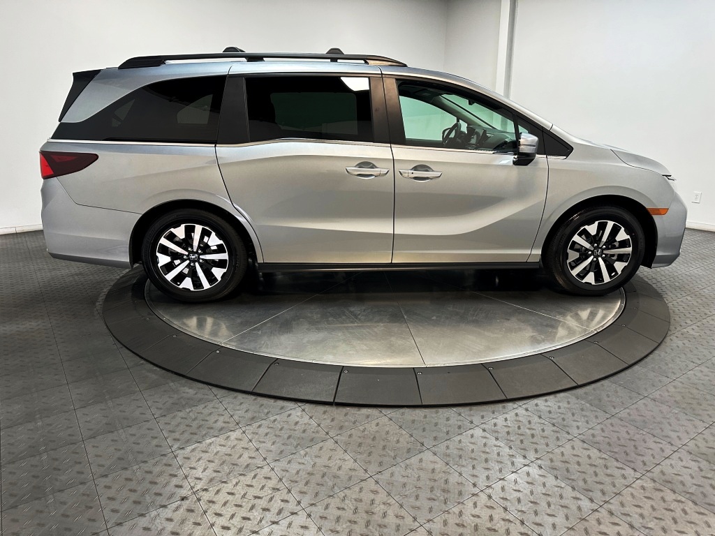 2025 Honda Odyssey EX-L 9