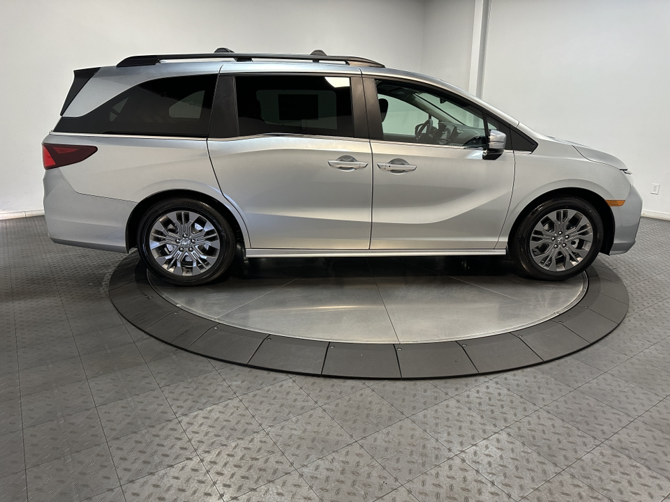 2025 Honda Odyssey Touring 9