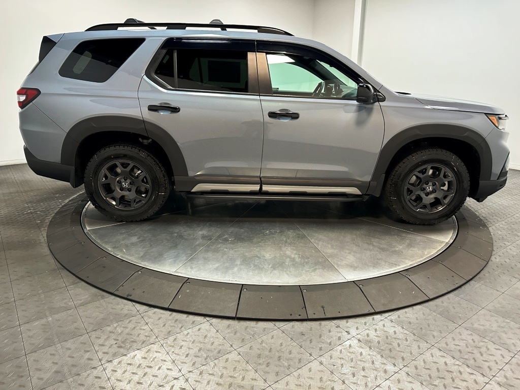 2025 Honda Pilot TrailSport 9