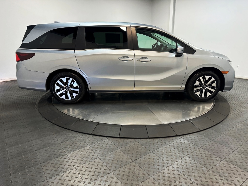 2025 Honda Odyssey EX-L 9