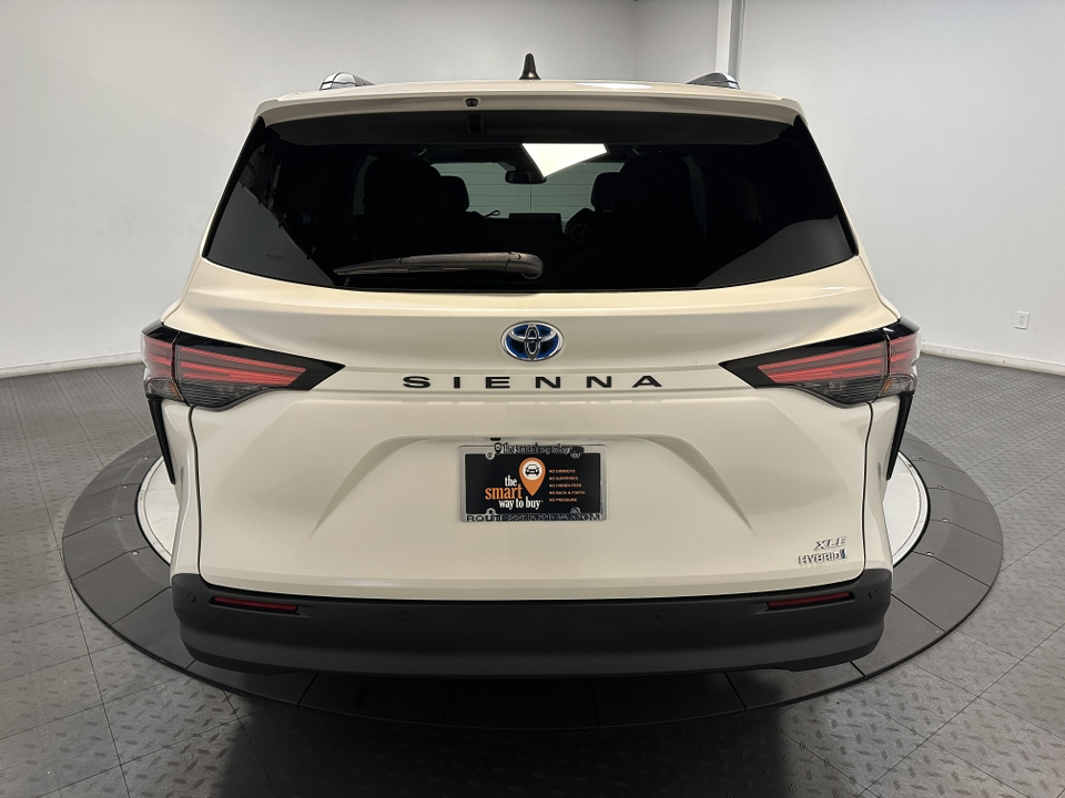 2021 Toyota Sienna XLE 11