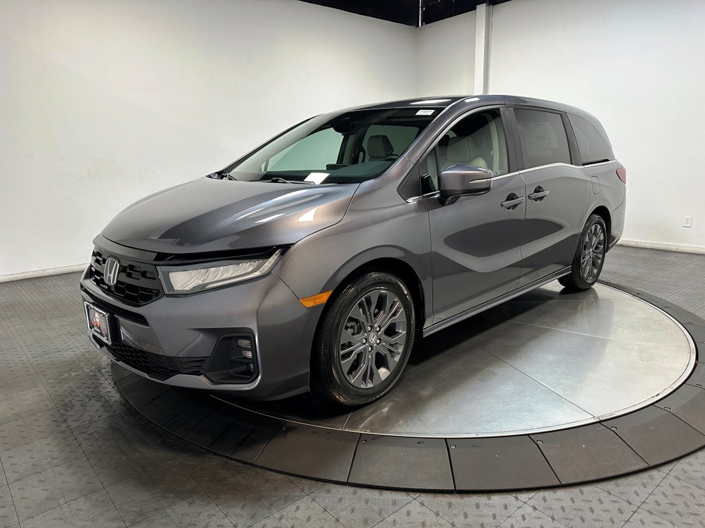 2025 Honda Odyssey Touring 1