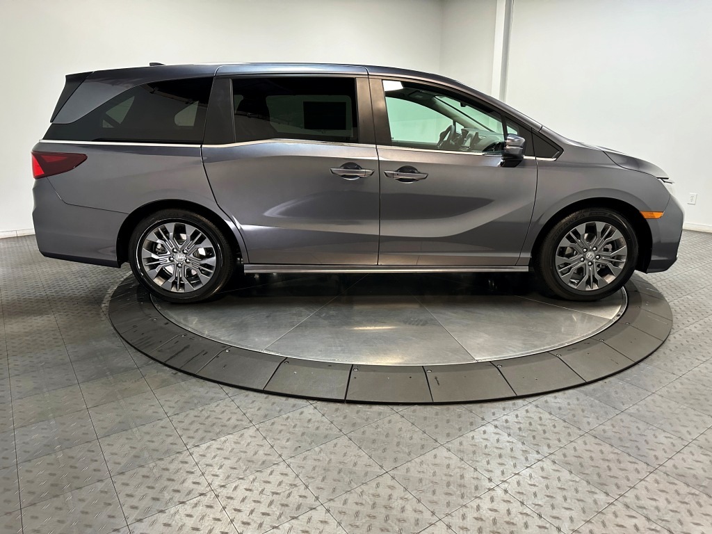 2025 Honda Odyssey Touring 12