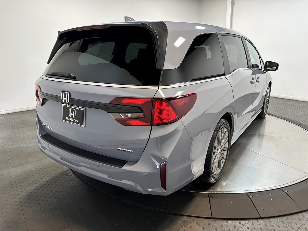 2025 Honda Odyssey Touring 8