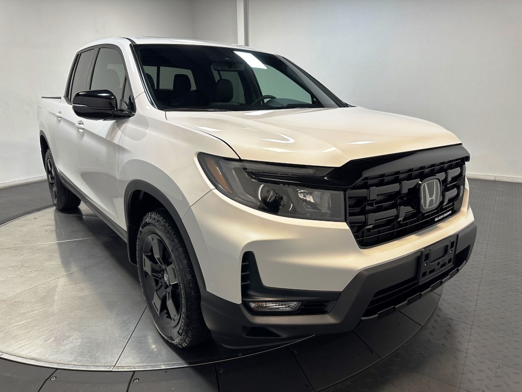 2025 Honda Ridgeline Black Edition 2