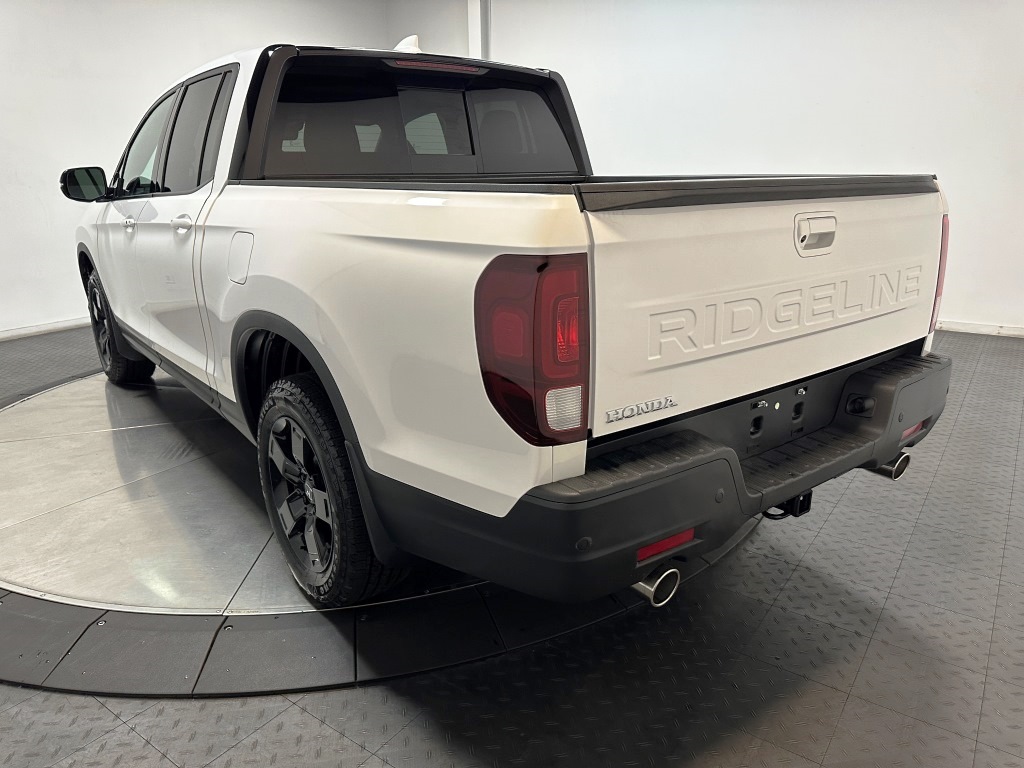 2025 Honda Ridgeline Black Edition 6