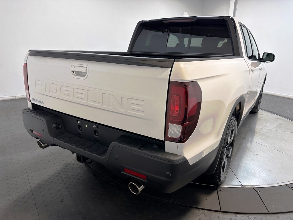 2025 Honda Ridgeline Black Edition 8