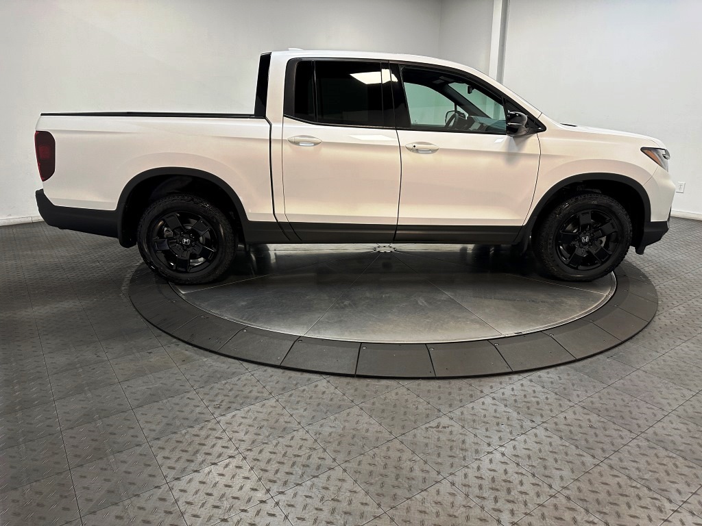 2025 Honda Ridgeline Black Edition 9