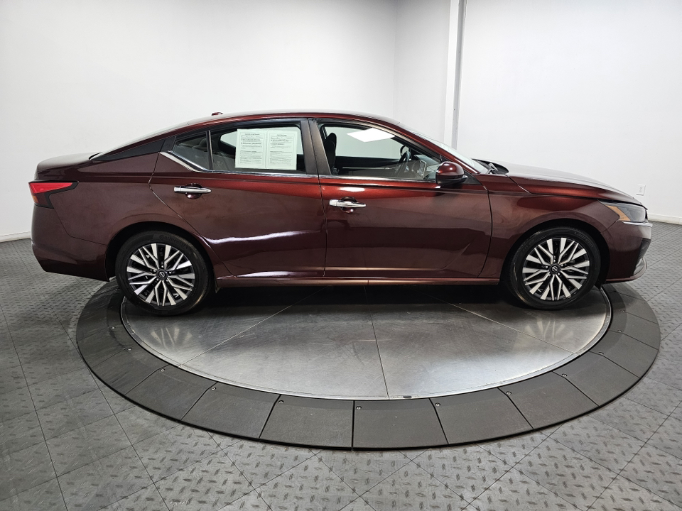 2023 Nissan Altima 2.5 SV 15