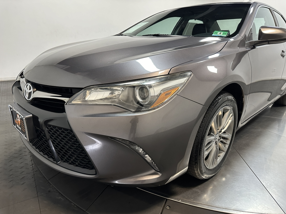 2017 Toyota Camry SE 7