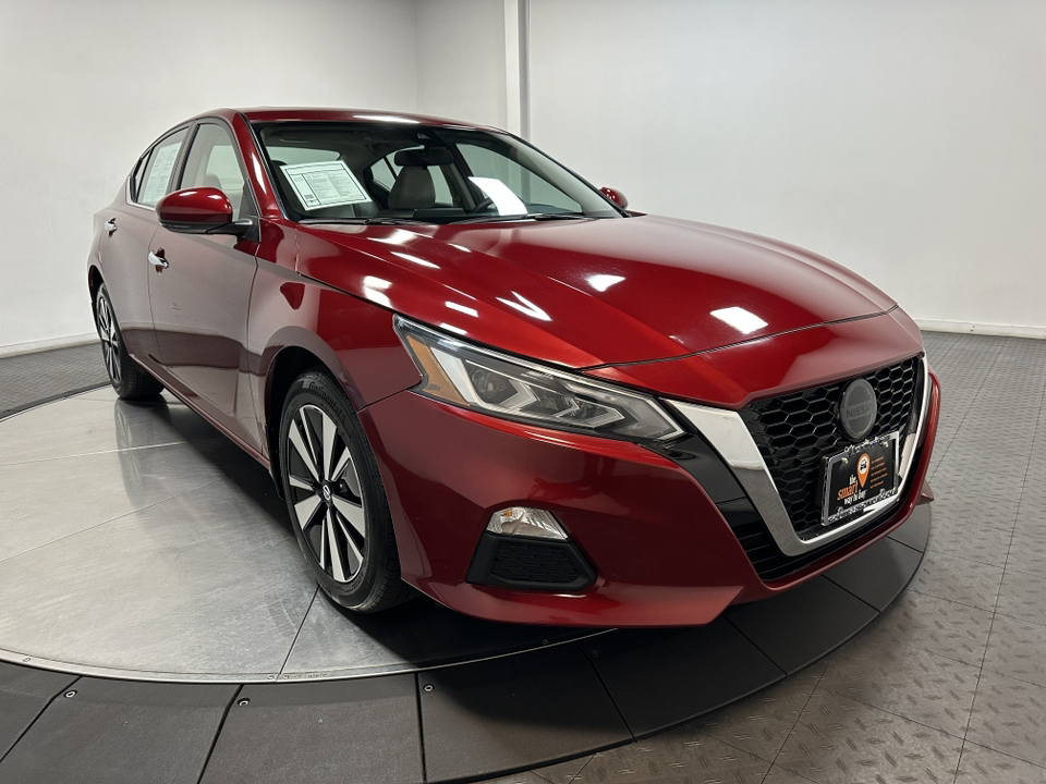 2022 Nissan Altima 2.5 SV 2