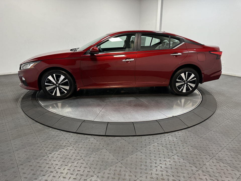 2022 Nissan Altima 2.5 SV 8