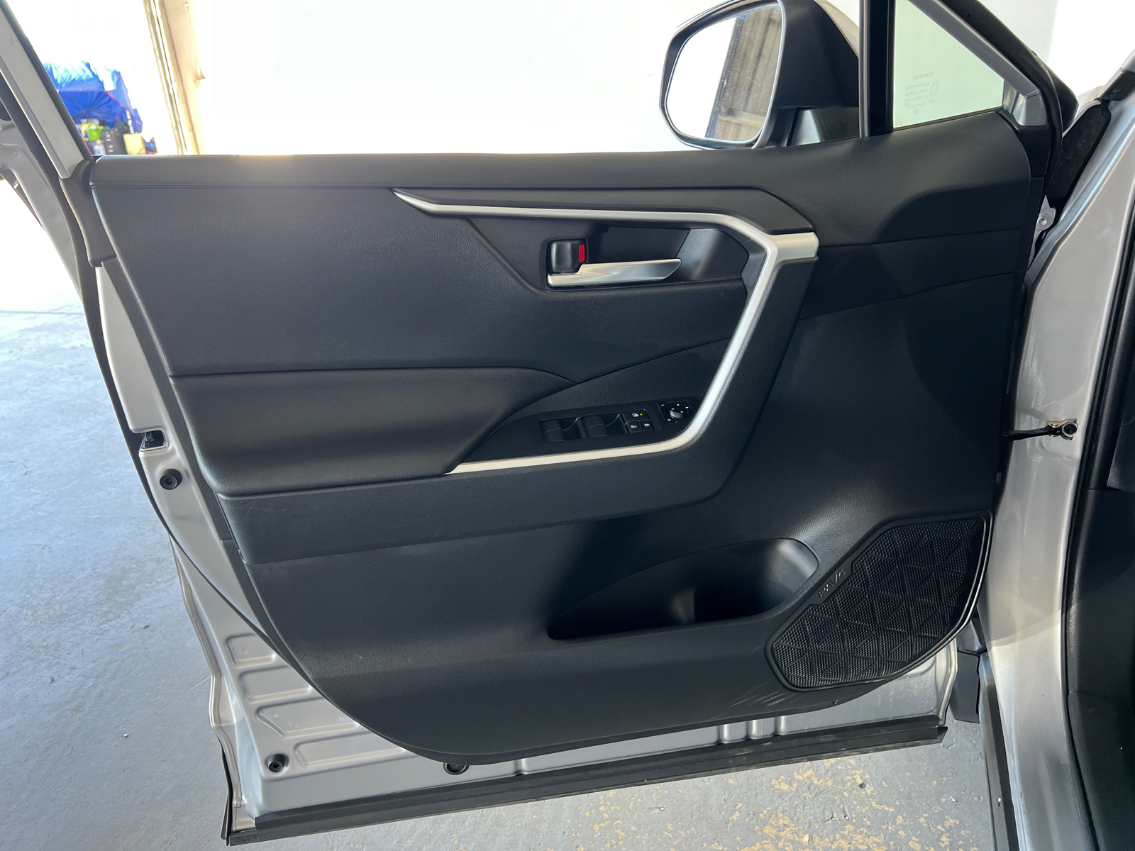 2019 Toyota RAV4 Hybrid XLE 5