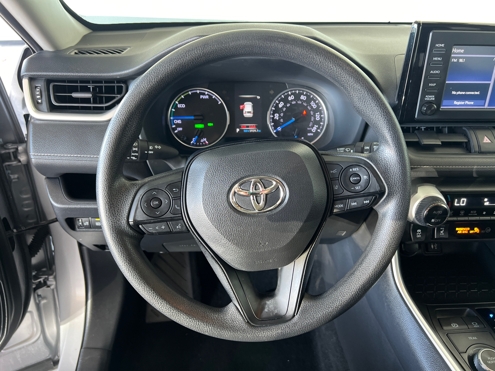 2019 Toyota RAV4 Hybrid XLE 8