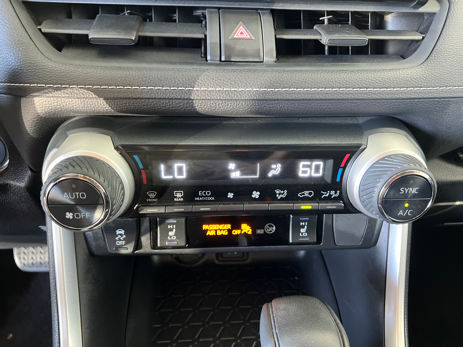 2019 Toyota RAV4 Hybrid XLE 13