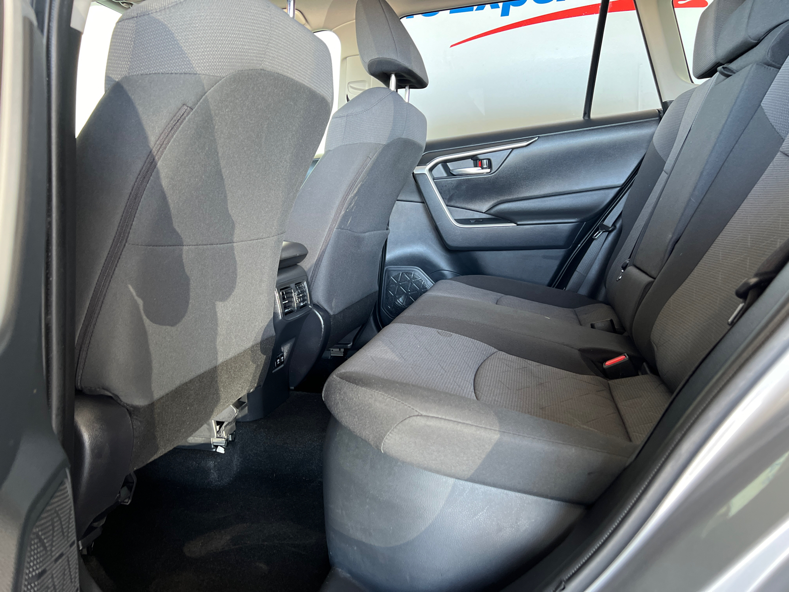 2019 Toyota RAV4 Hybrid XLE 20