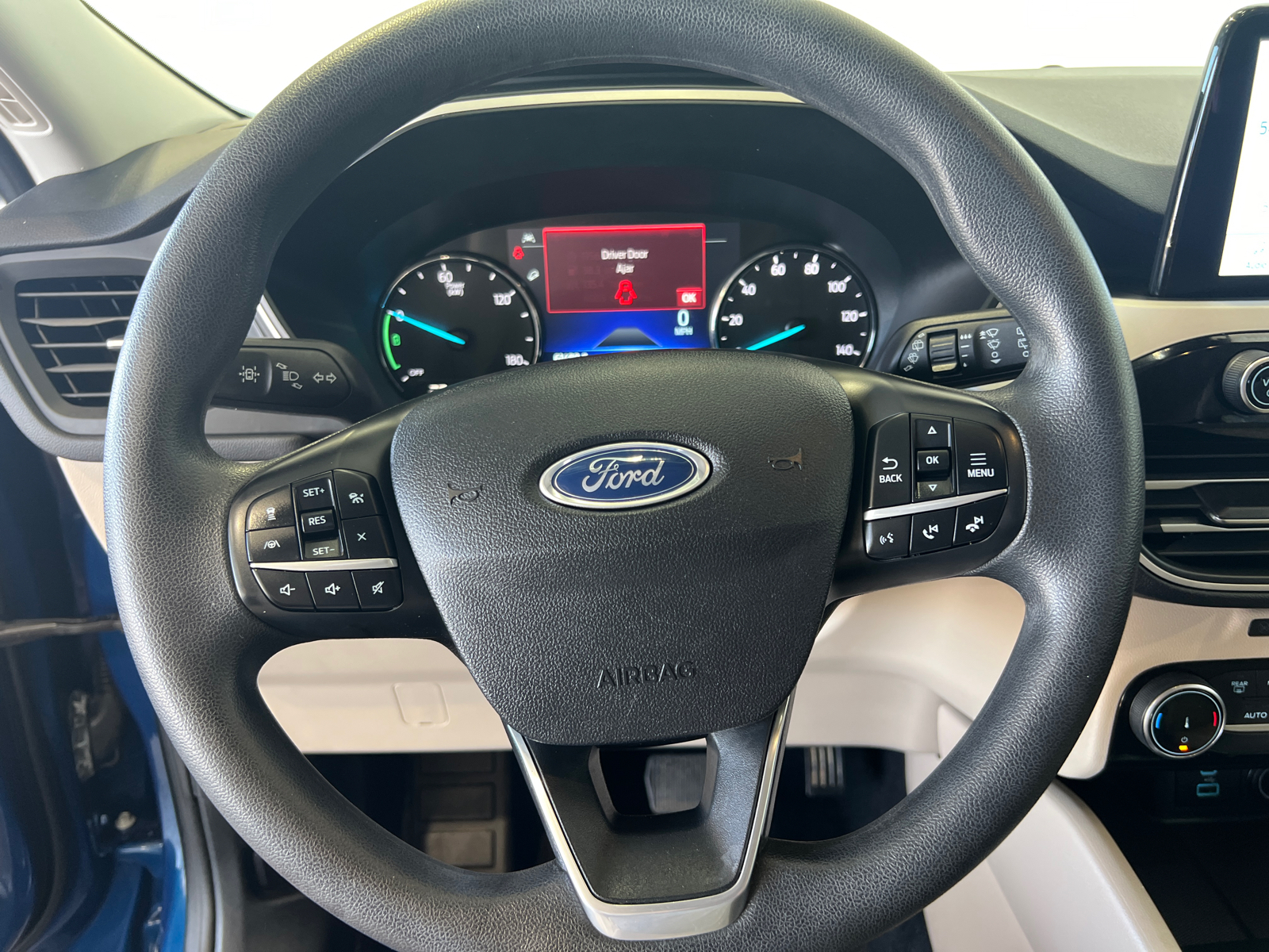 2022 Ford Escape SE Hybrid 8