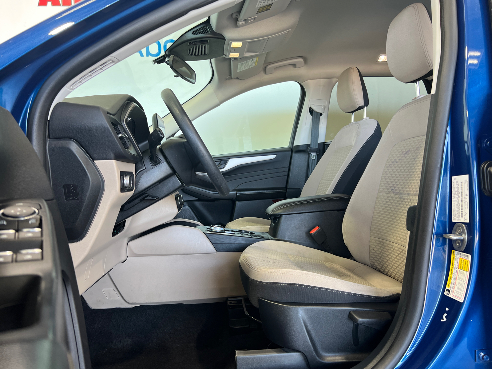 2022 Ford Escape SE Hybrid 17
