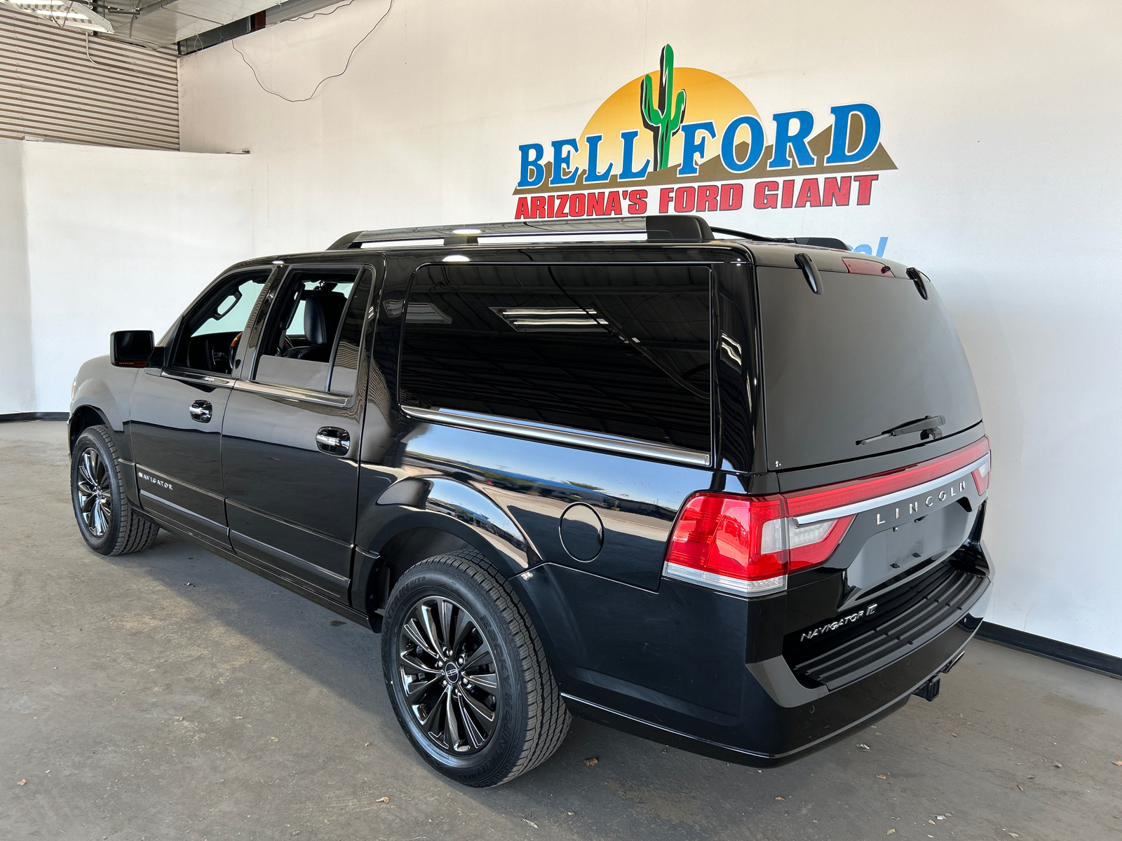 2017 Lincoln Navigator L Select 26