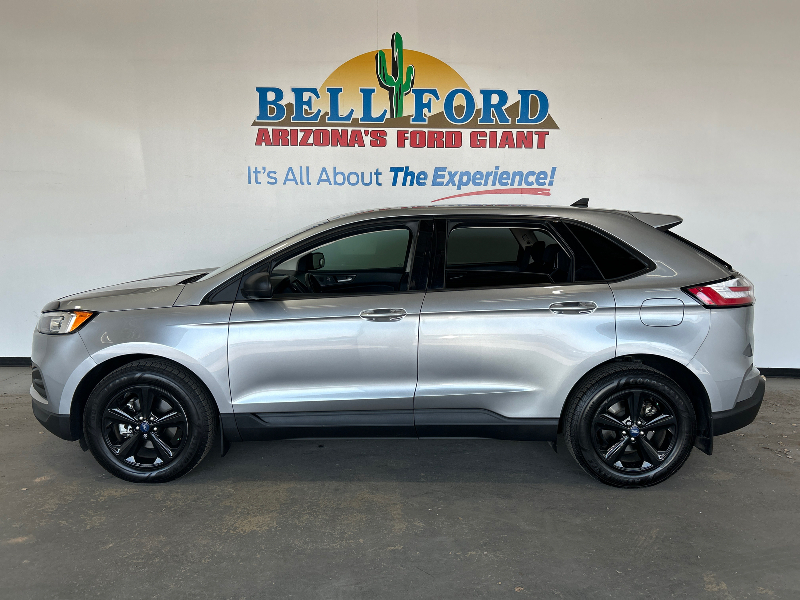 2020 Ford Edge SE 3