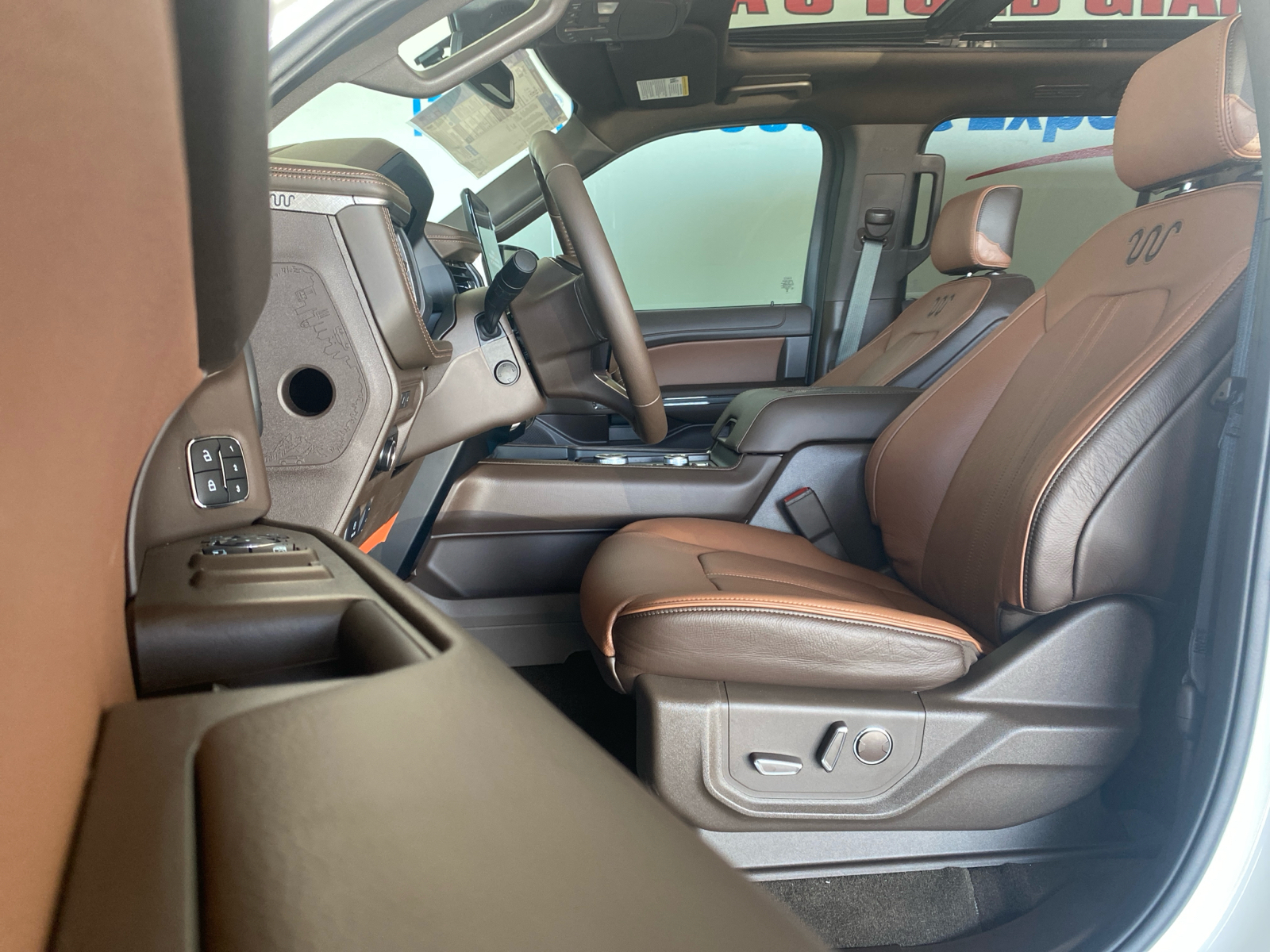 2024 Ford Expedition King Ranch 19