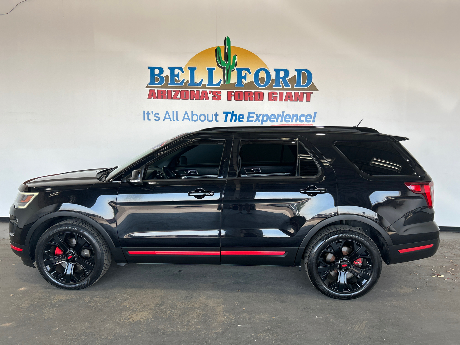 2019 Ford Explorer Sport 3