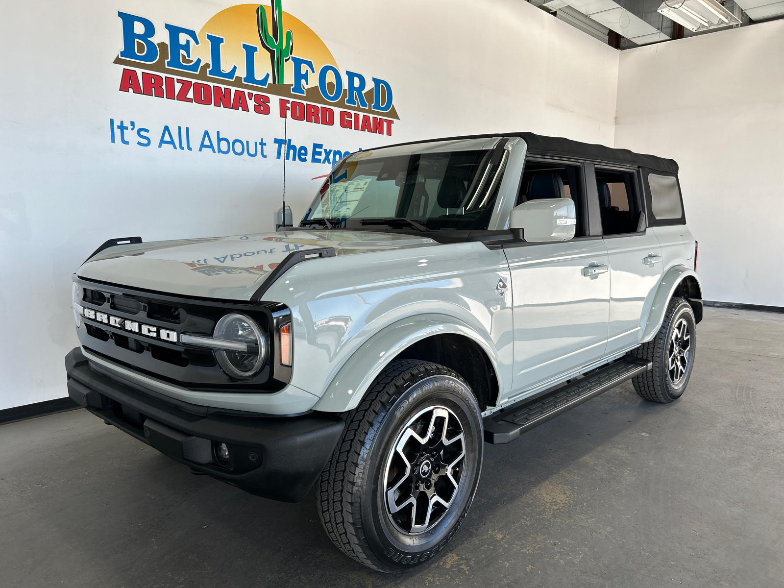 2021 Ford Bronco Outer Banks 1