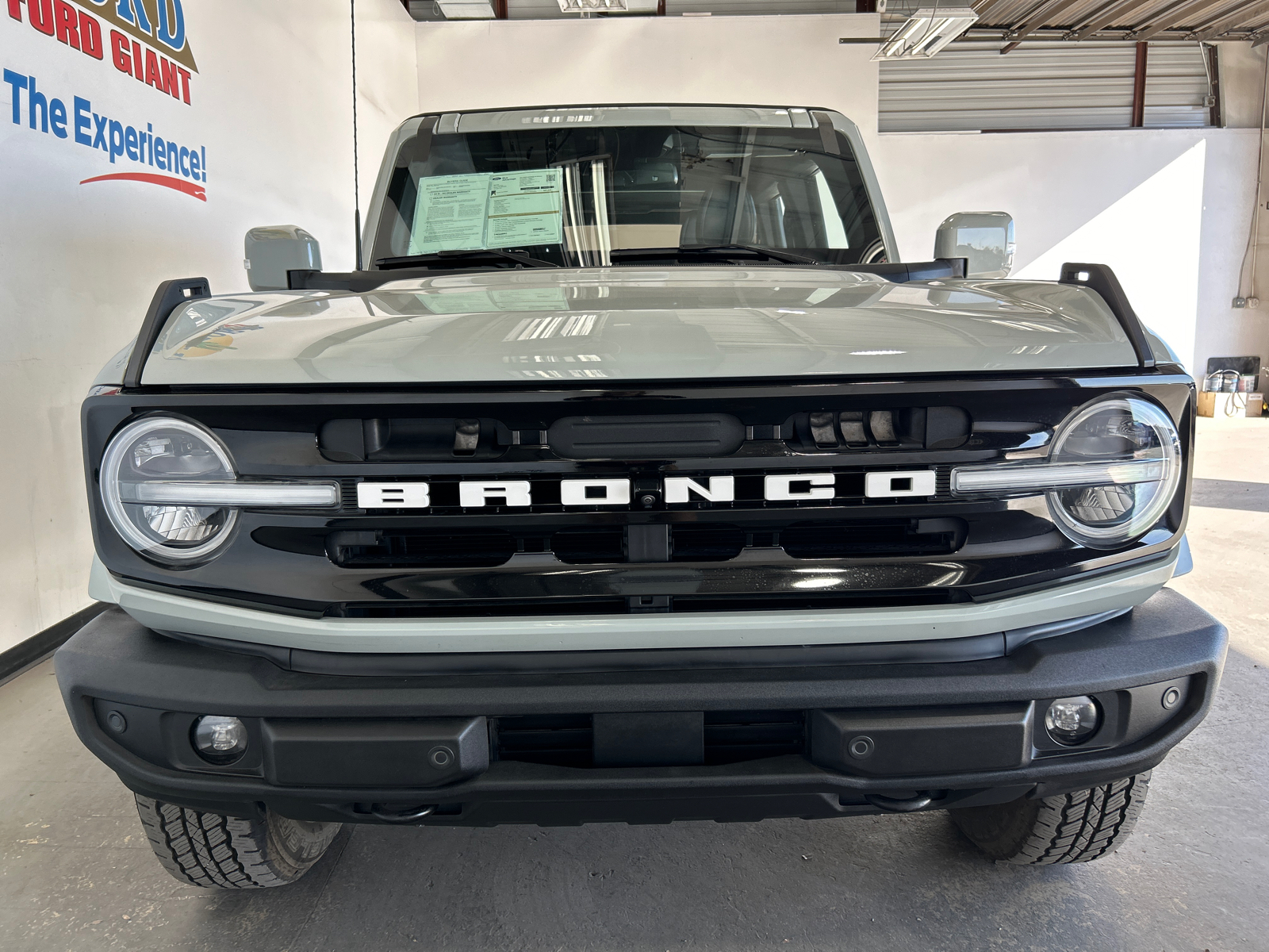 2021 Ford Bronco Outer Banks 2