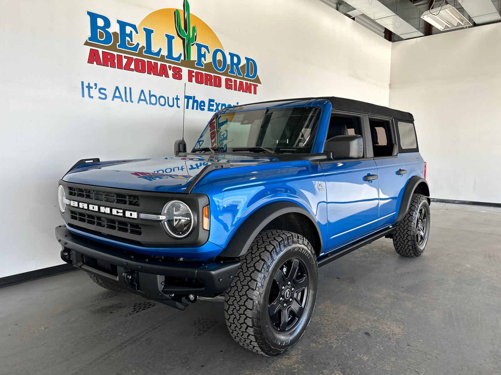 2024 Ford Bronco Black Diamond 1