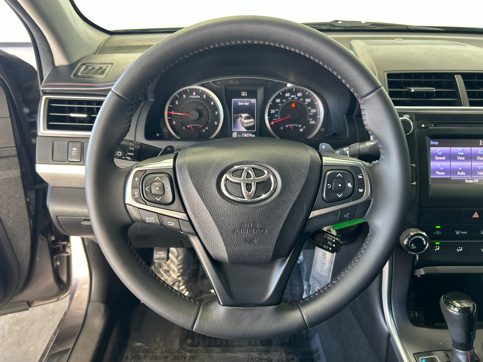 2016 Toyota Camry SE 8