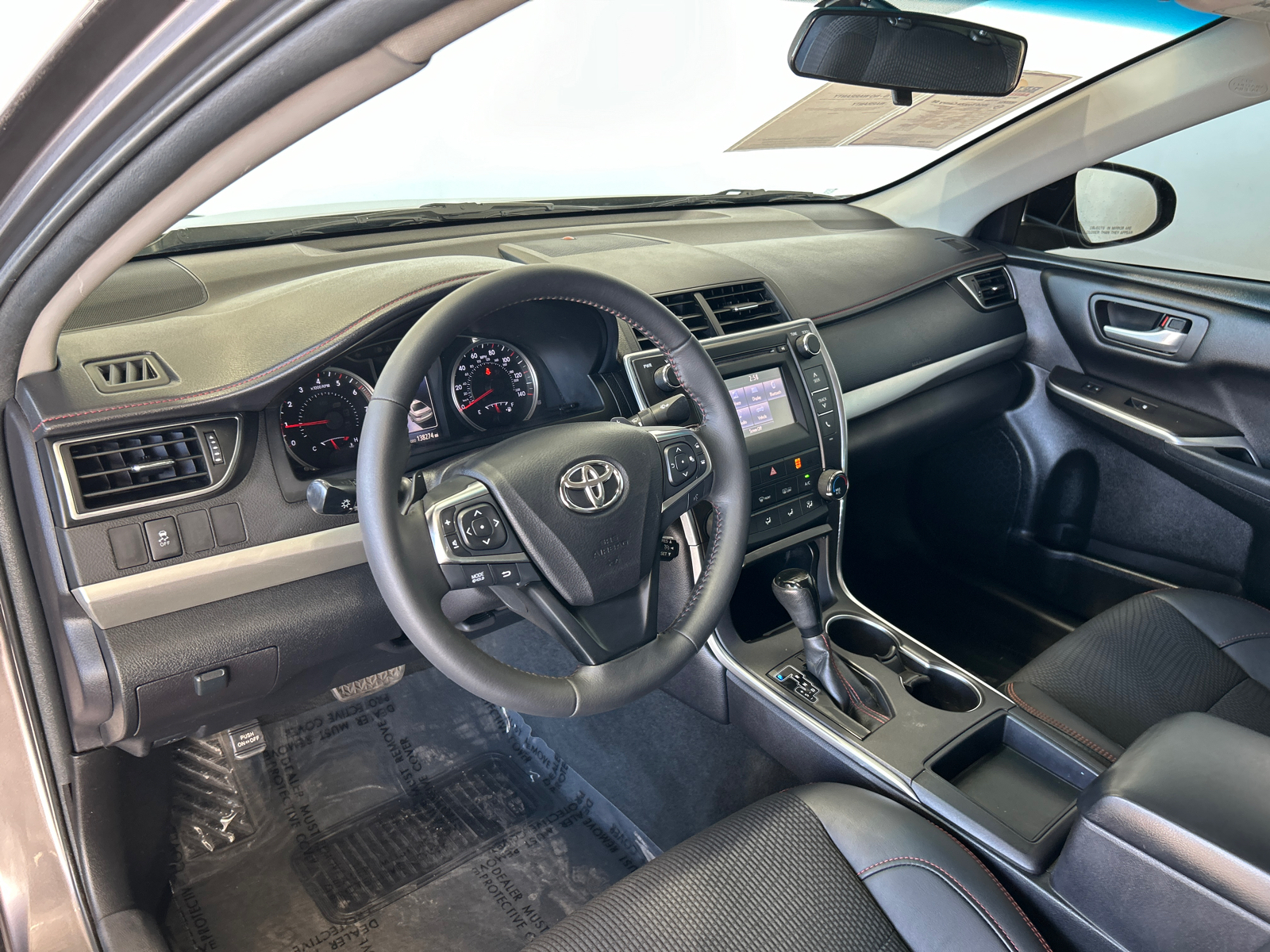 2016 Toyota Camry SE 15