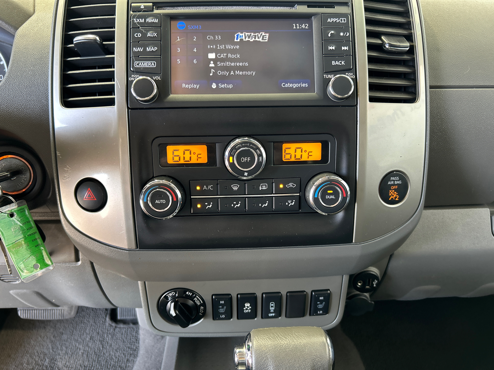 2019 Nissan Frontier SL 13