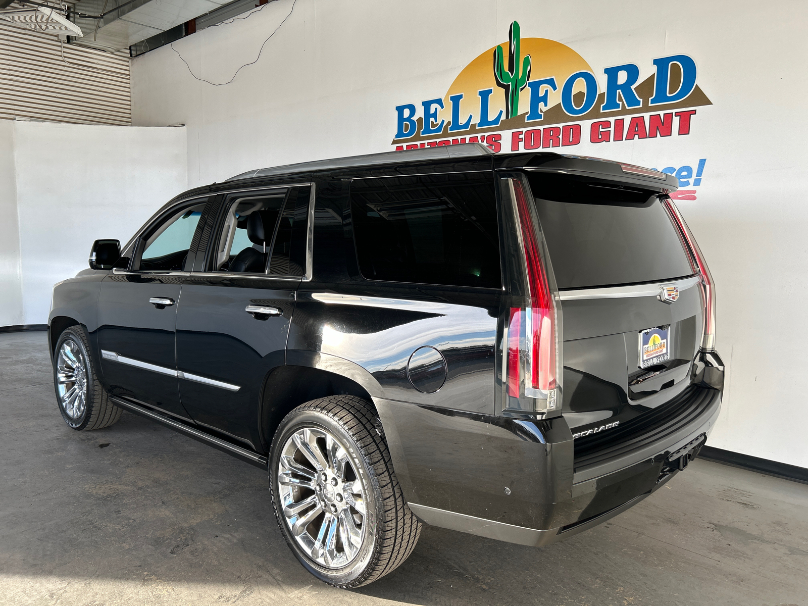 2018 Cadillac Escalade Premium Luxury 35