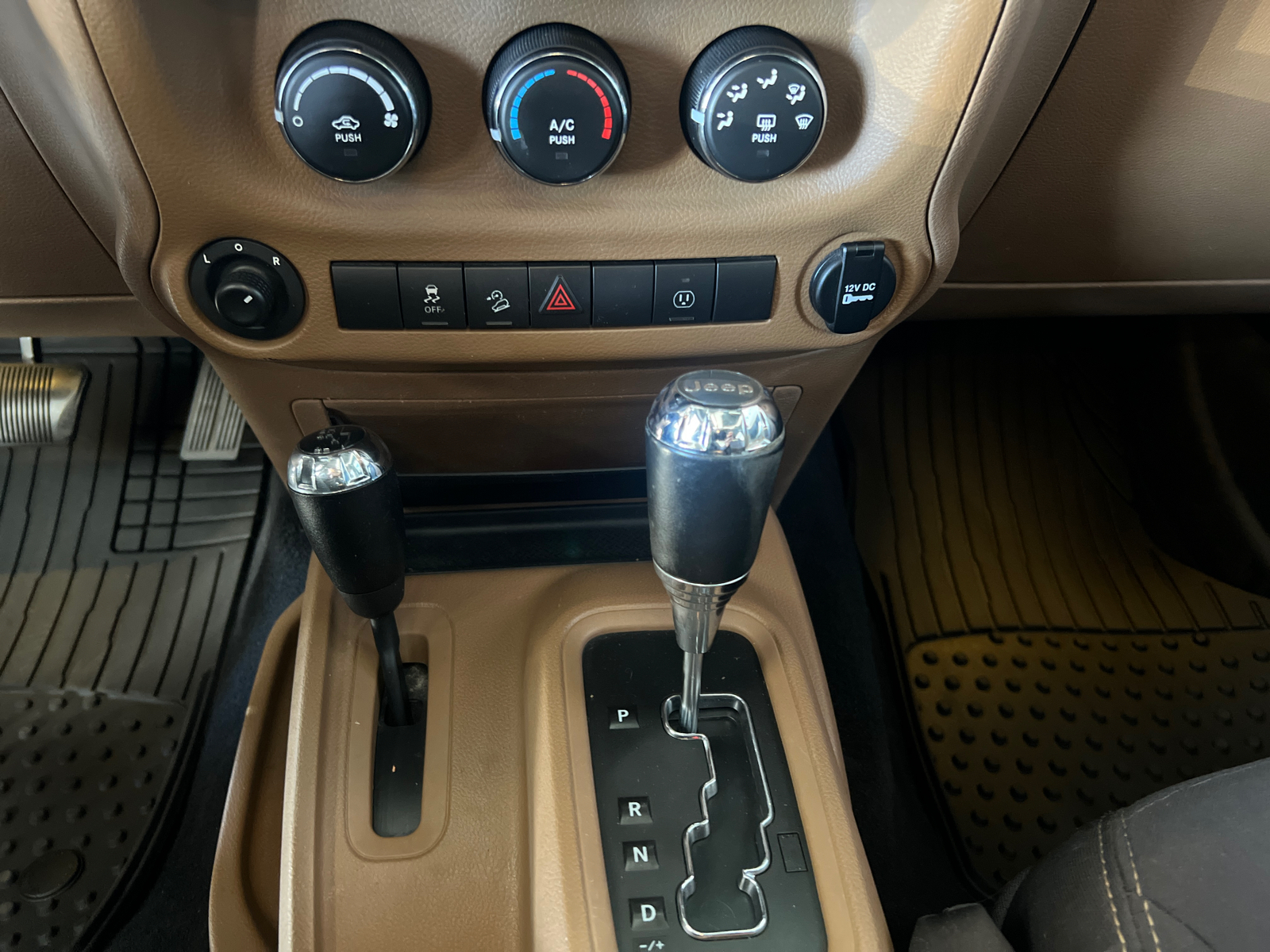 2014 Jeep Wrangler Sahara 12