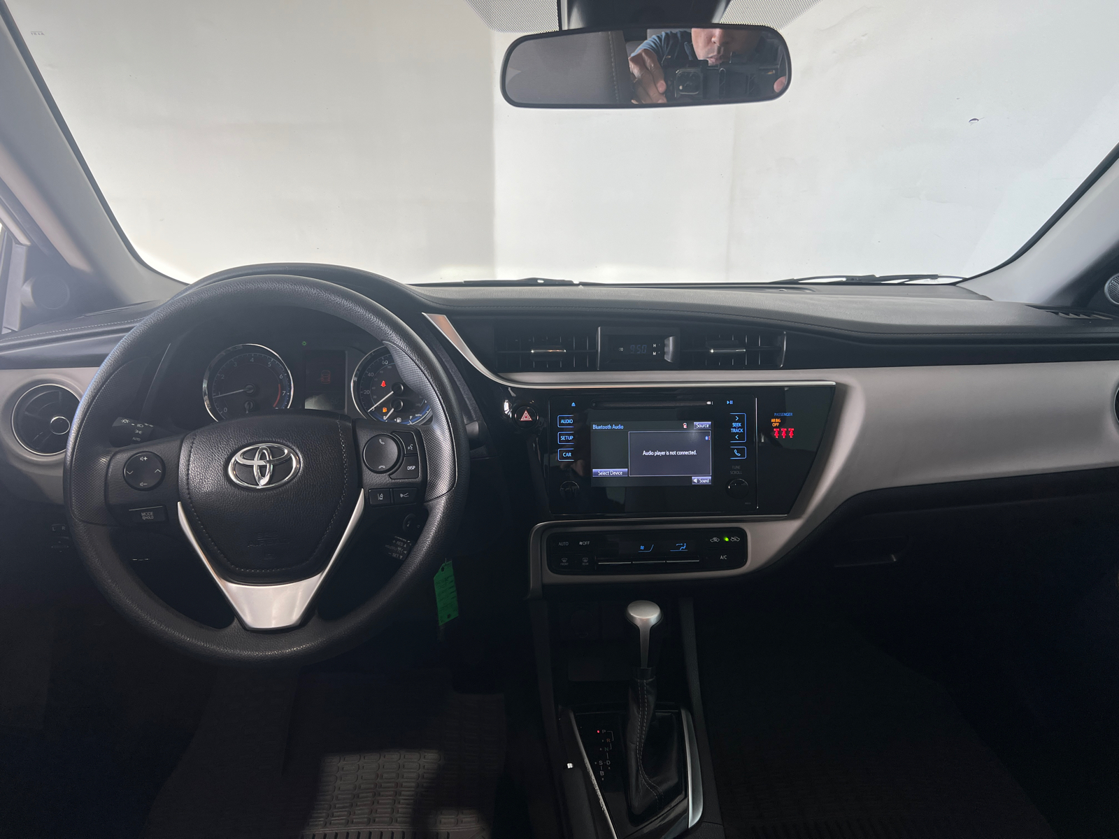 2019 Toyota Corolla LE 4