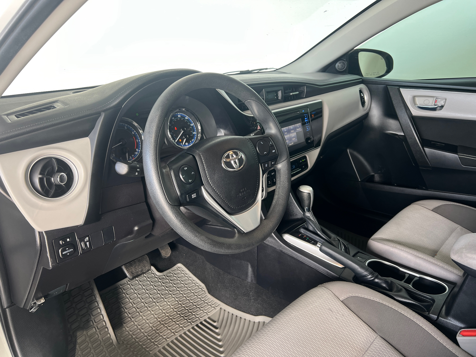 2019 Toyota Corolla LE 15