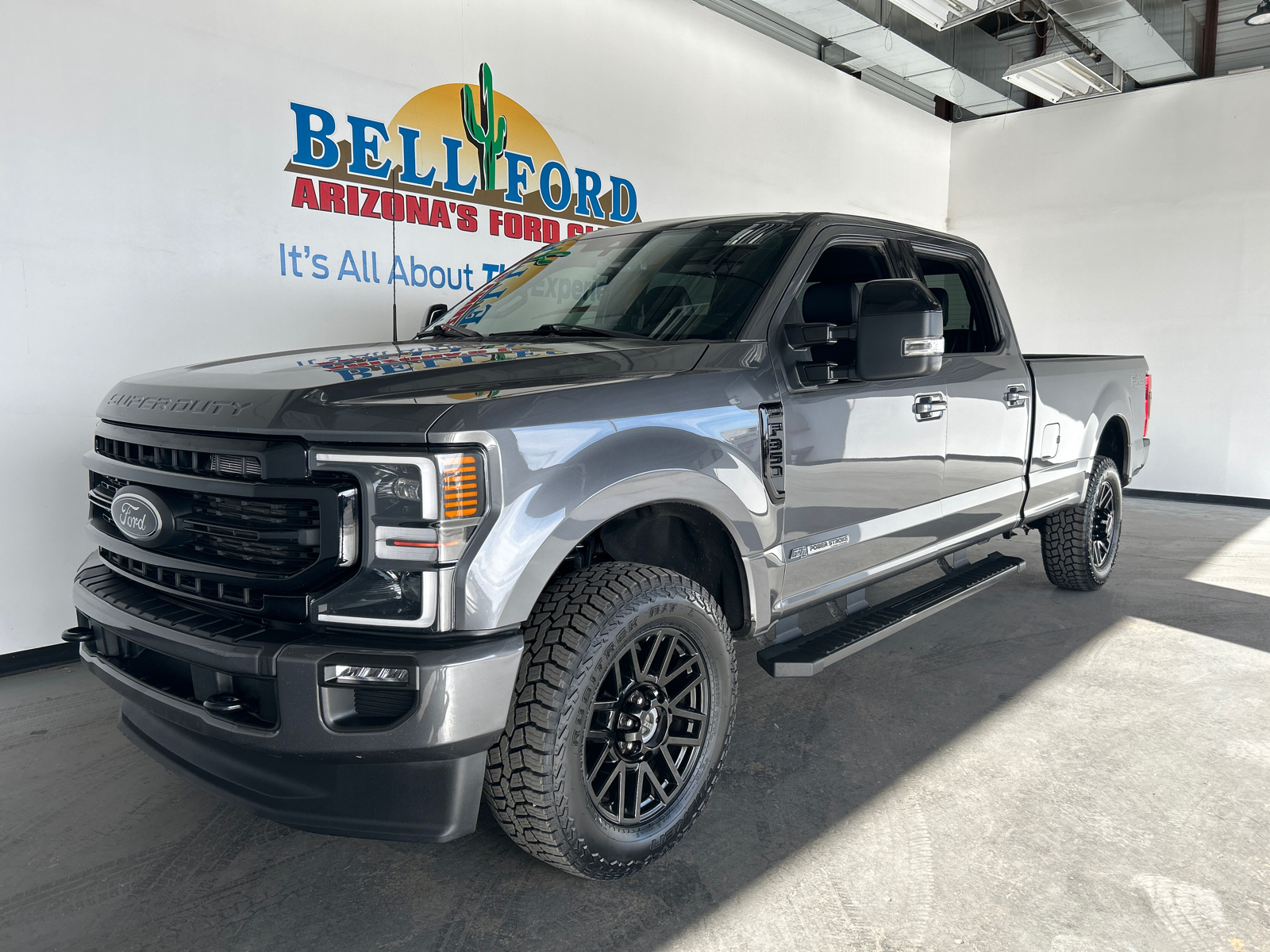 2022 Ford F-350SD Lariat 1