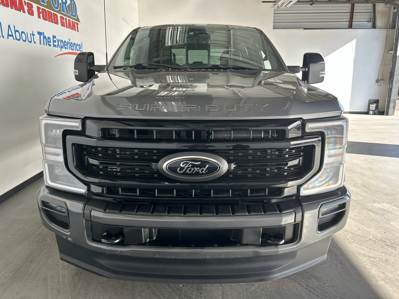 2022 Ford F-350SD Lariat 2