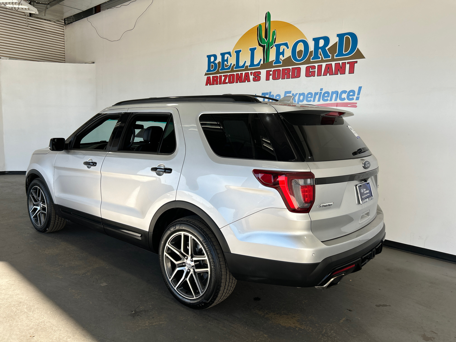 2016 Ford Explorer Sport 25