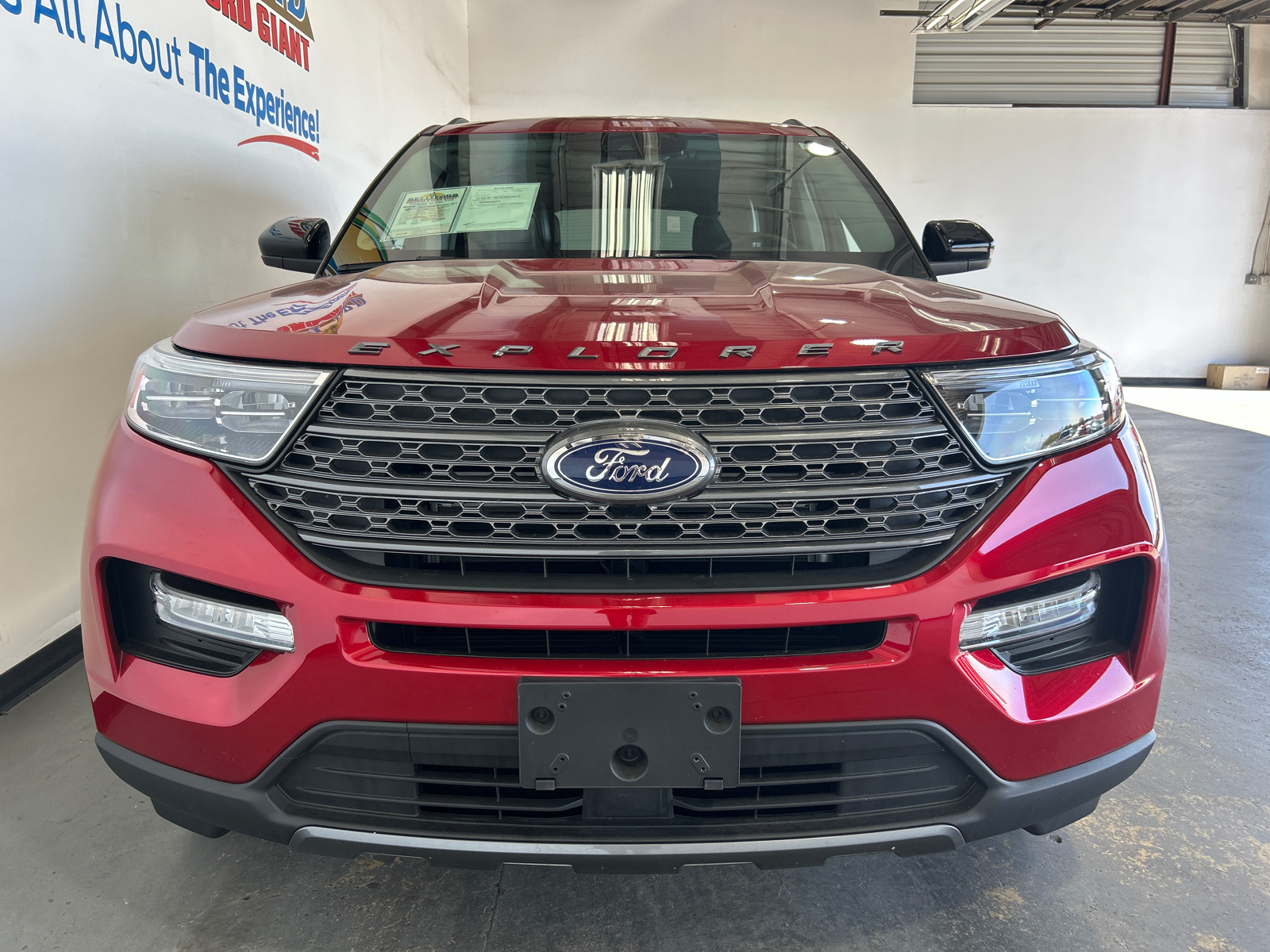 2023 Ford Explorer XLT 2