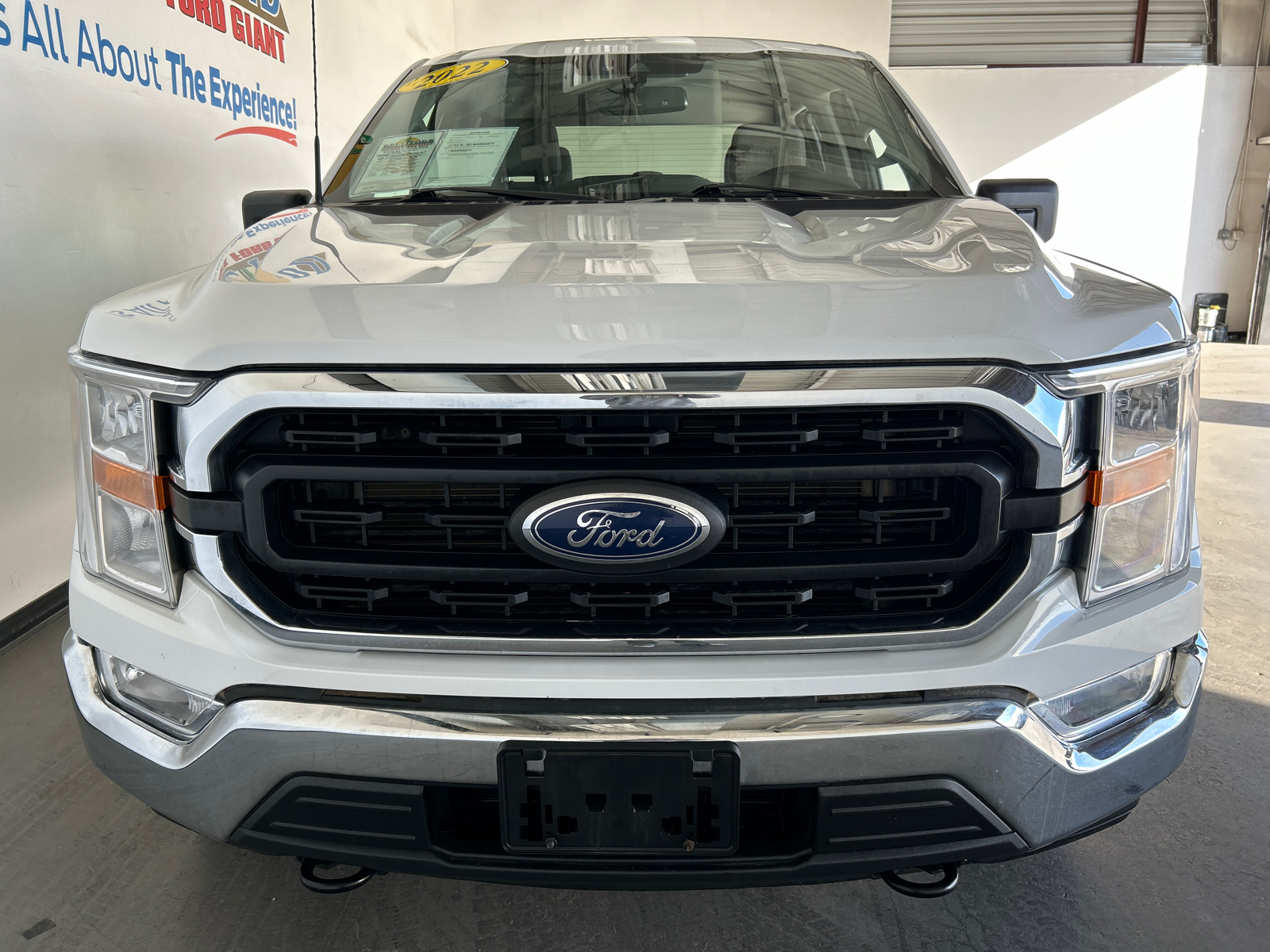 2022 Ford F-150 XLT 2