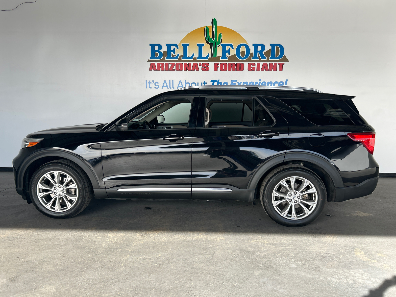 2021 Ford Explorer Limited 3