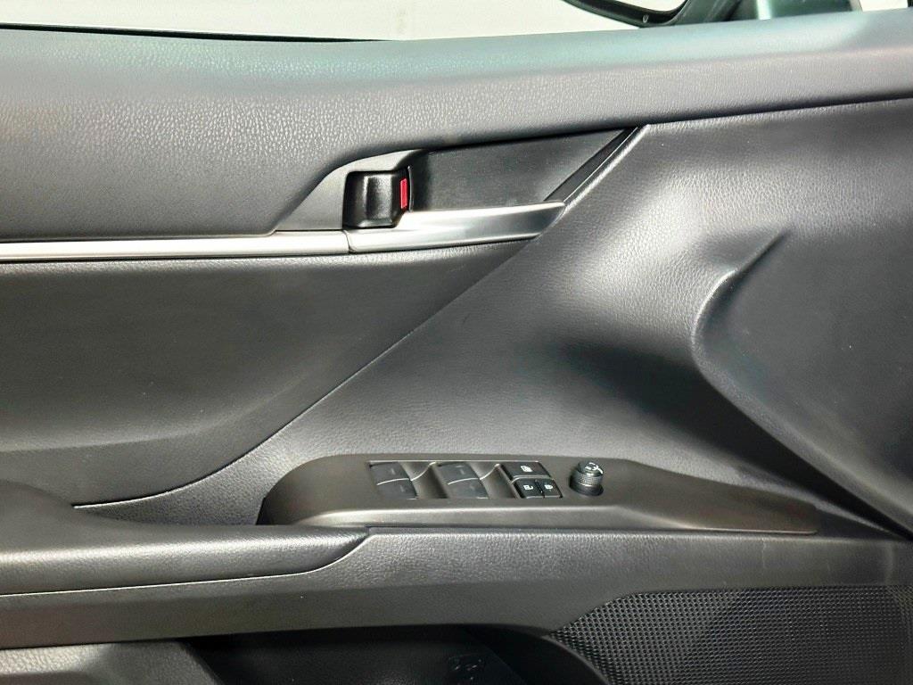 2023 Toyota Camry SE 12