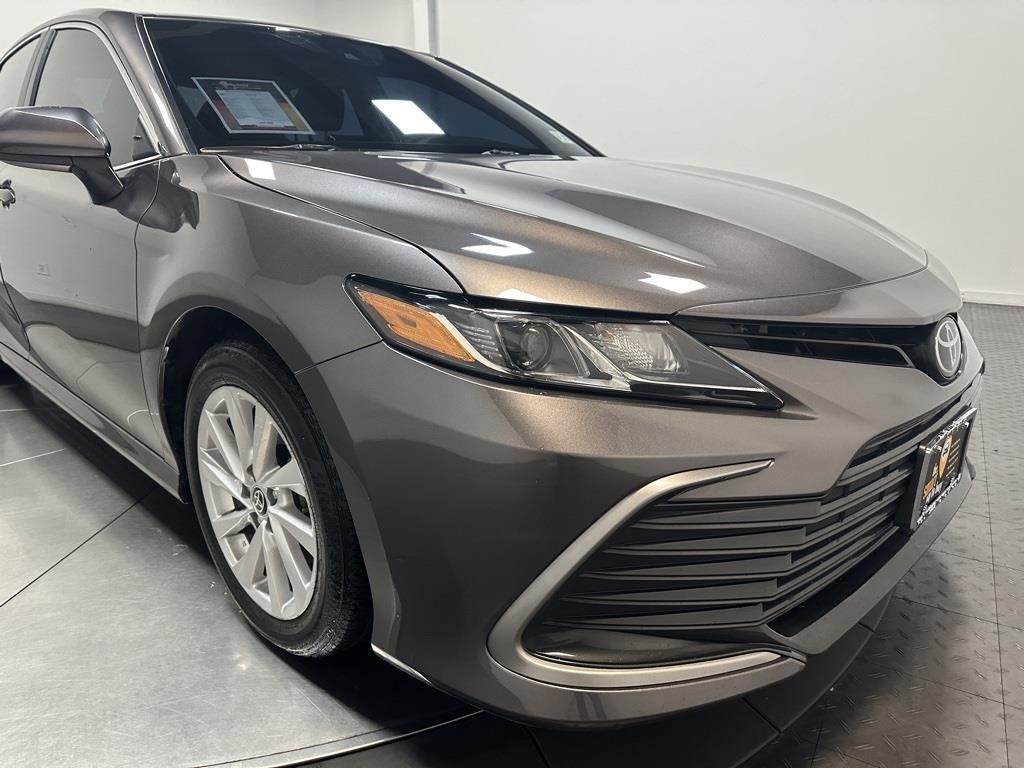 2022 Toyota Camry LE 6