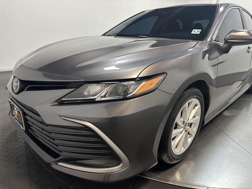 2022 Toyota Camry LE 10