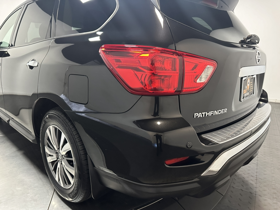 2020 Nissan Pathfinder S 10