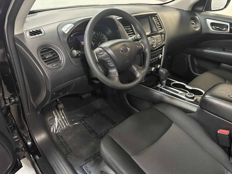 2020 Nissan Pathfinder S 23