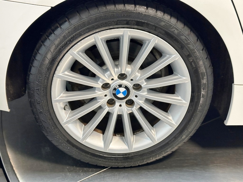 2013 BMW 5 Series  16