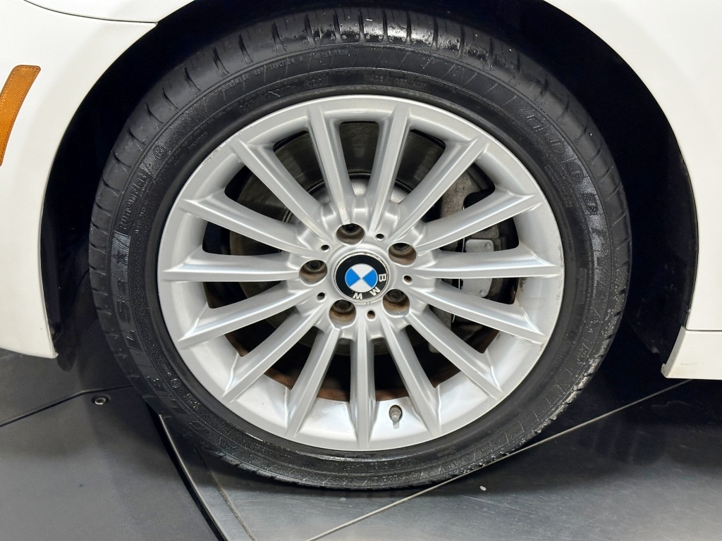 2013 BMW 5 Series  18