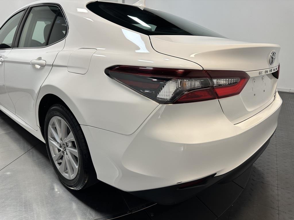 2021 Toyota Camry LE 10